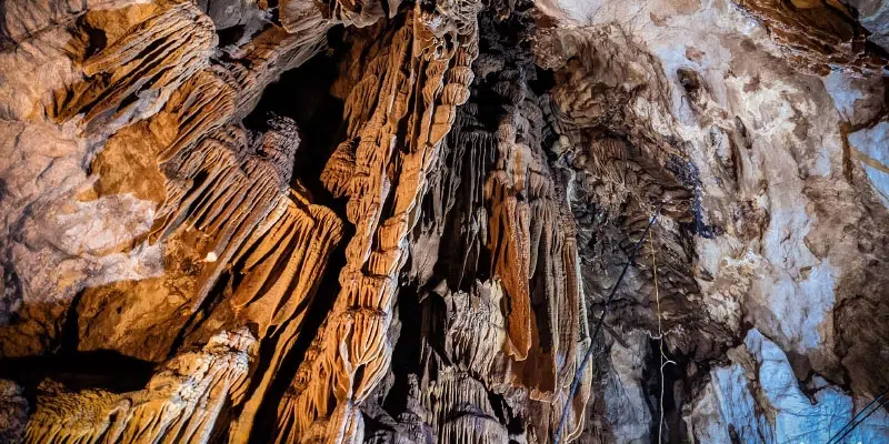 hang động bản ôn